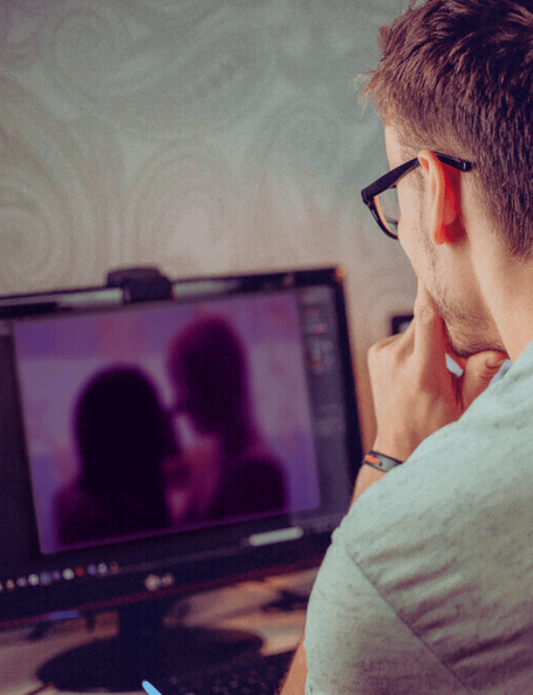 webcam girl income