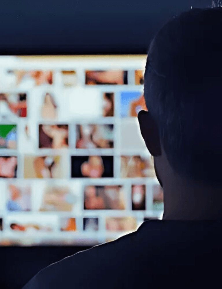 webcam girl income